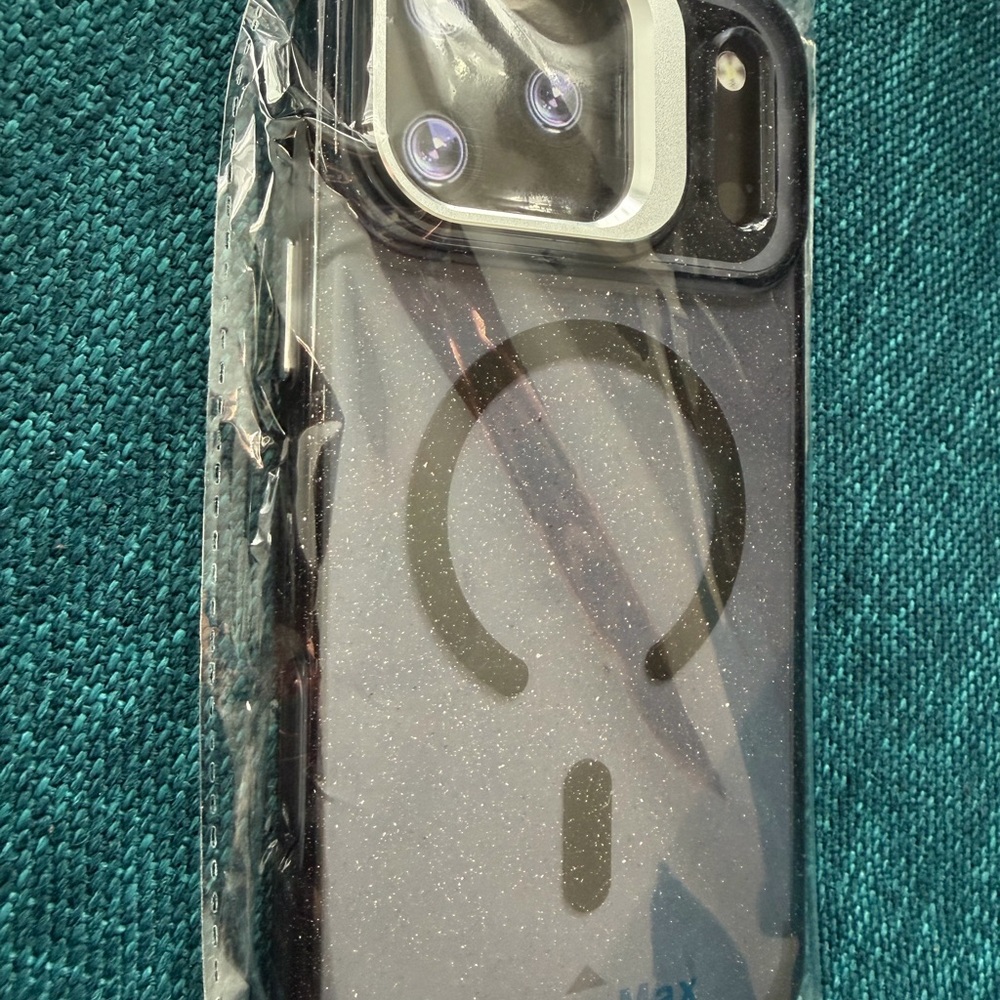 iPhone BUNDLE 17 PRO MAX Accessory bundle - Picture 9 of 10